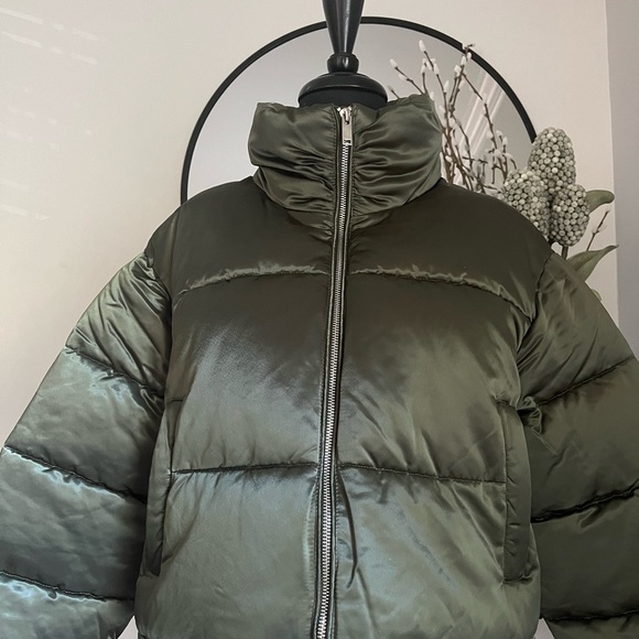 7 For All Mankind Green Puffer Crop Coat Size Large NWT - Picture 3 of 8